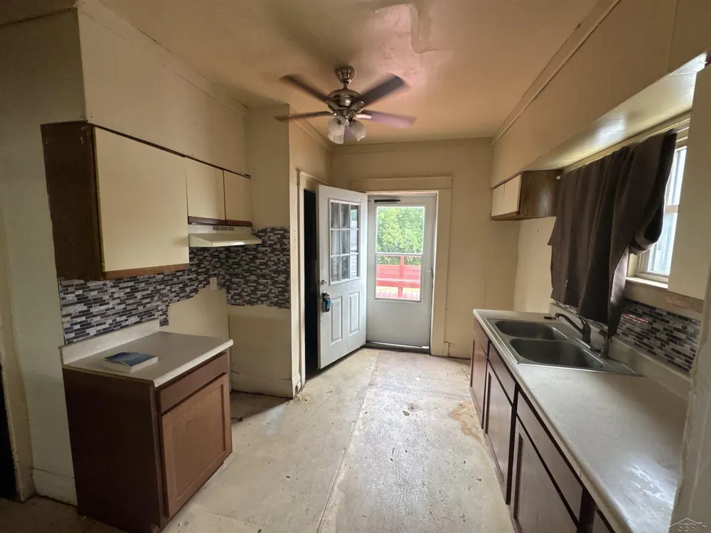 412 S 15th Street Saginaw City, MI 48601