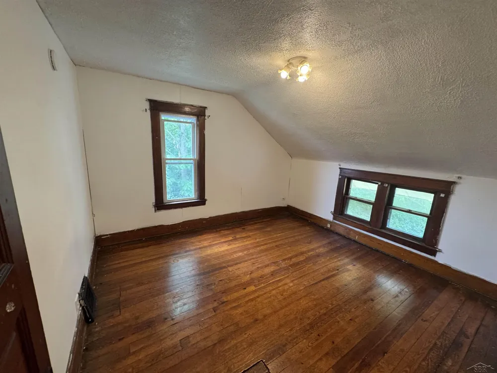 412 S 15th Street Saginaw City, MI 48601