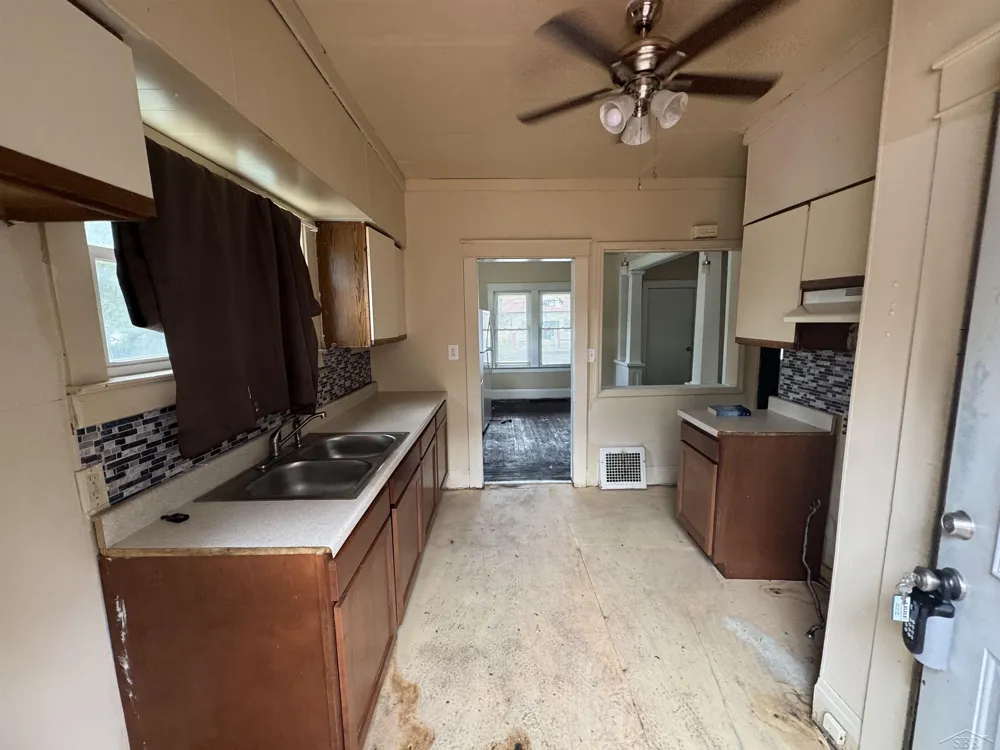 412 S 15th Street Saginaw City, MI 48601