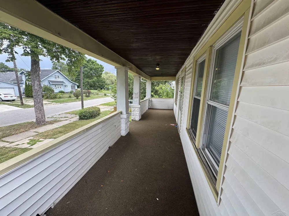 412 S 15th Street Saginaw City, MI 48601