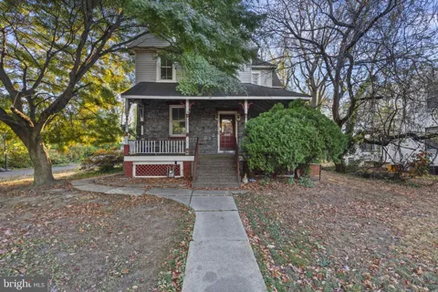 216 COLLINGDALE AVENUE #3
