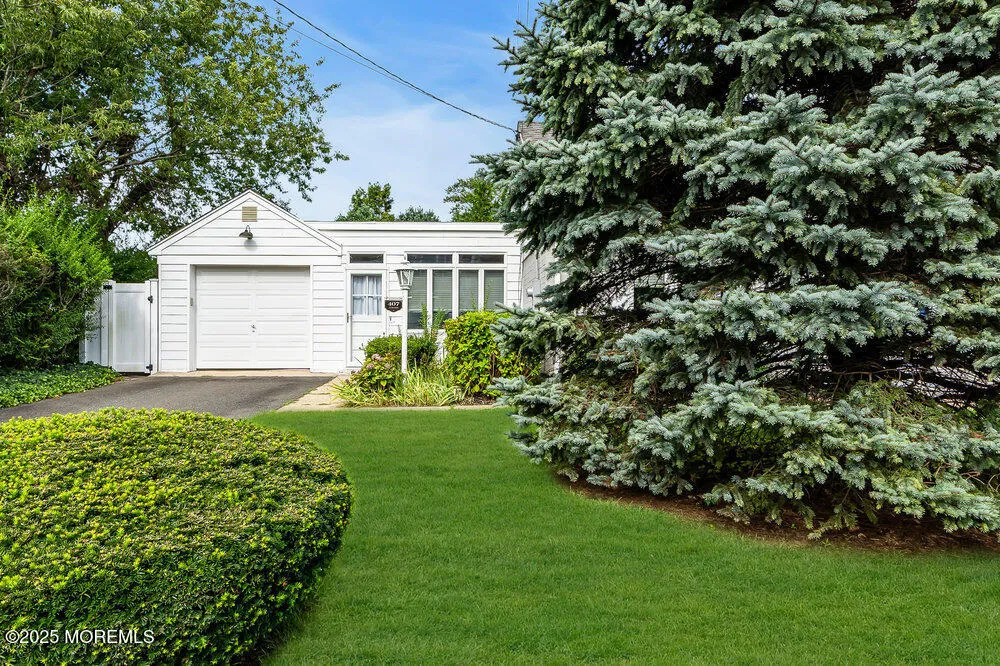 407 8th Avenue Spring Lake Heights, NJ 07762