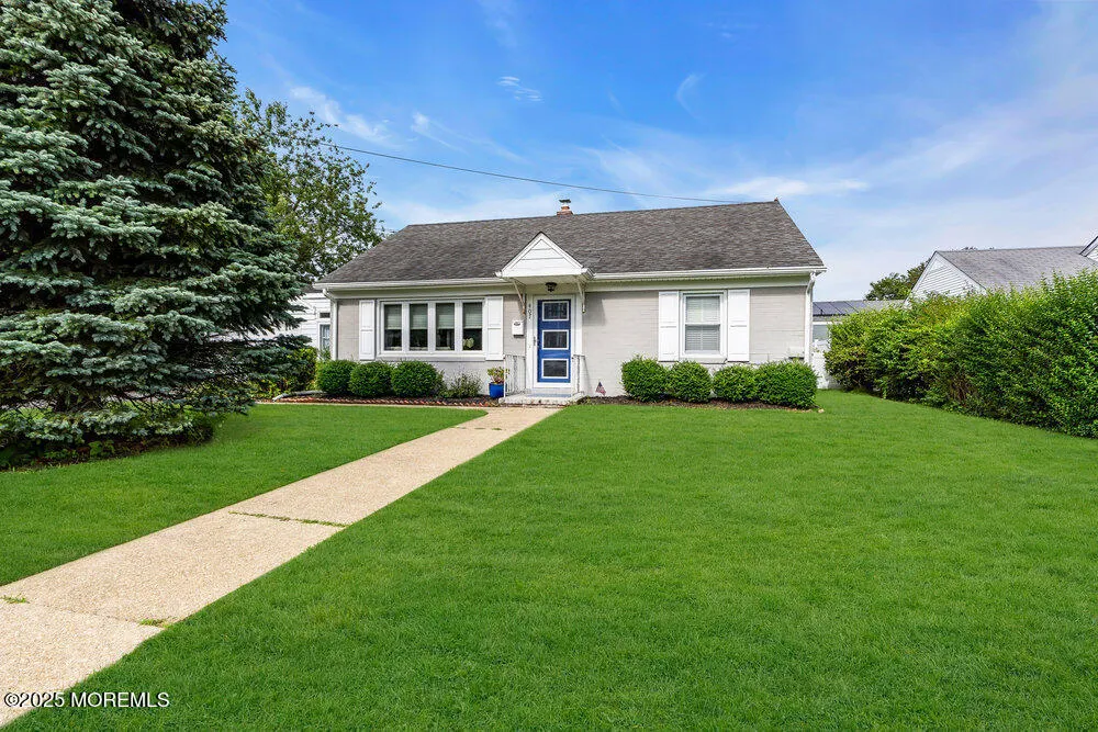 407 8th Avenue Spring Lake Heights, NJ 07762
