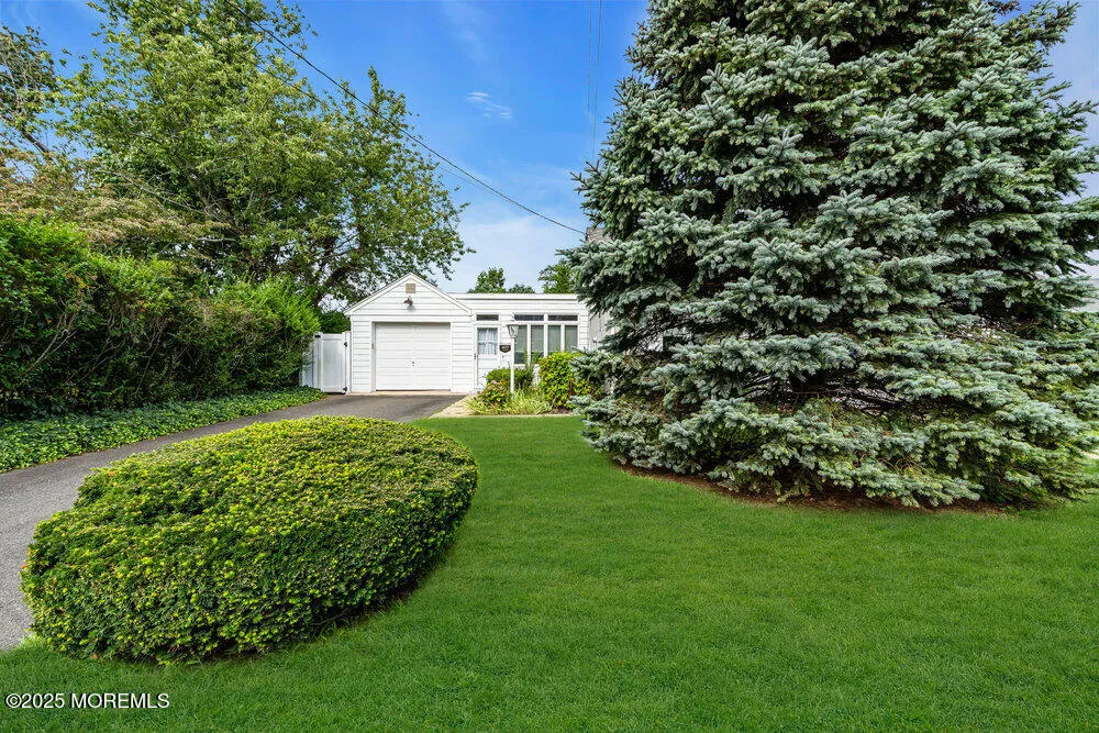 407 8th Avenue Spring Lake Heights, NJ 07762