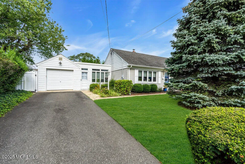 407 8th Avenue Spring Lake Heights, NJ 07762