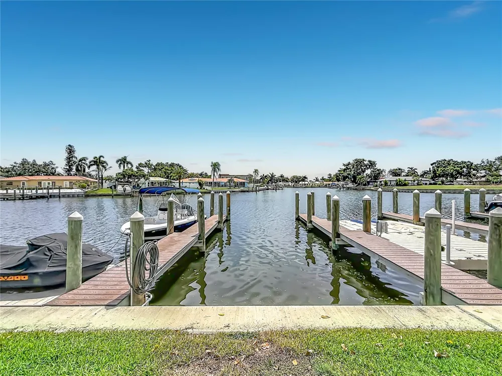 6537 CAPE HATTERAS WAY NE #2 St Petersburg, FL 33702