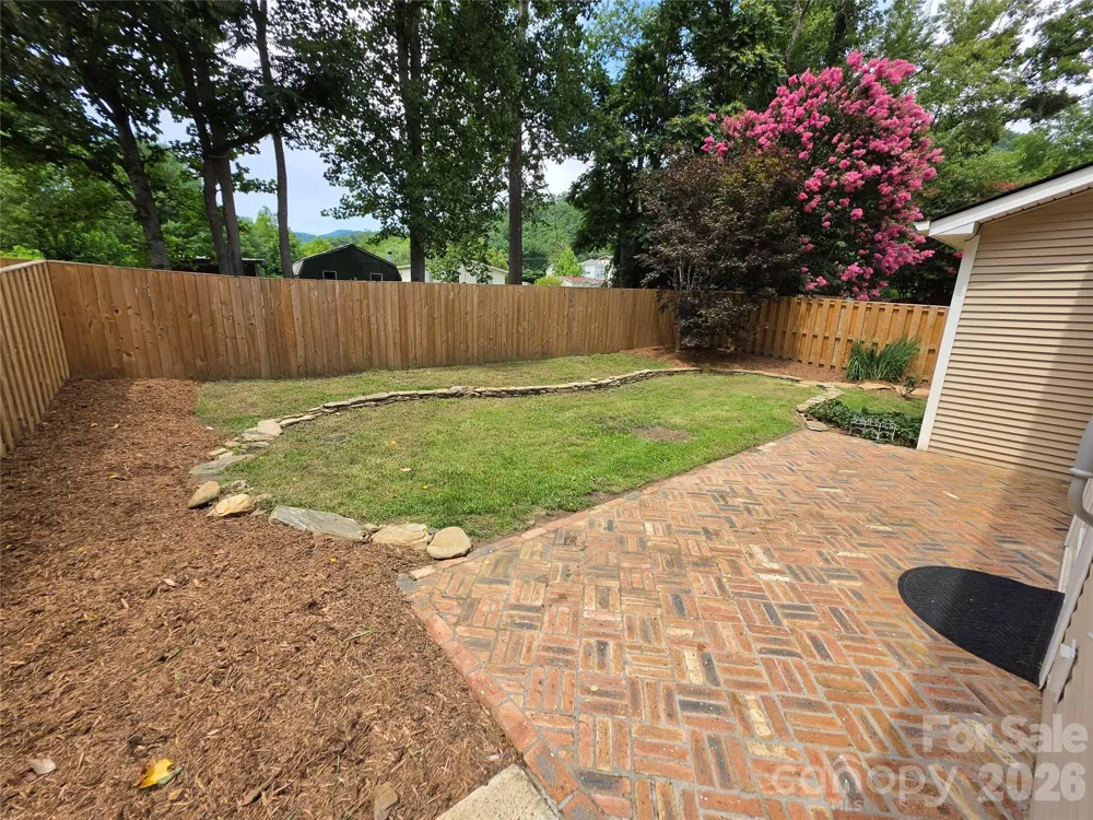 41 Beekeeper Trail Swannanoa, NC 28778