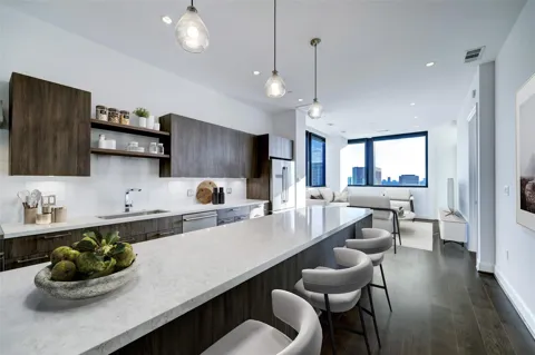 1211 Caroline Street #1604
