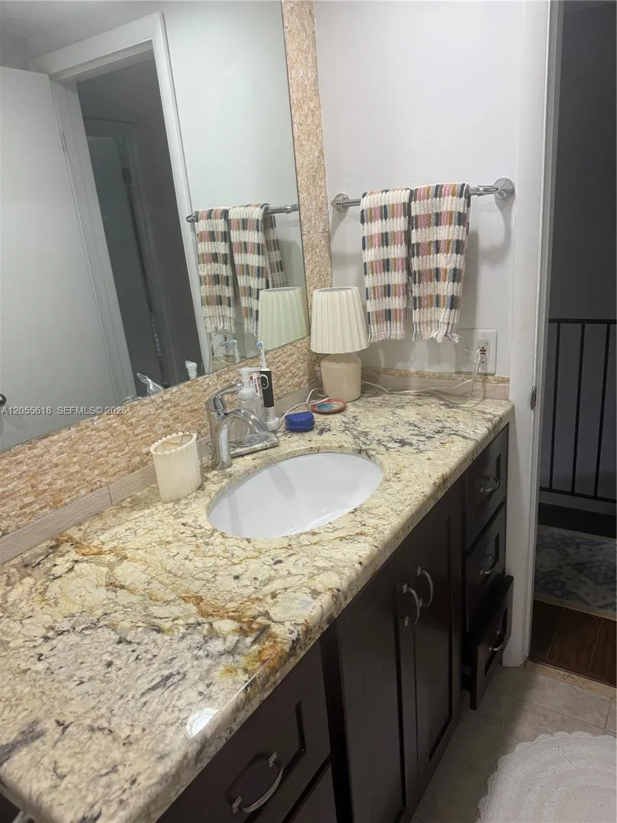 6709 Kendall Dr #220 Pinecrest, FL 33156
