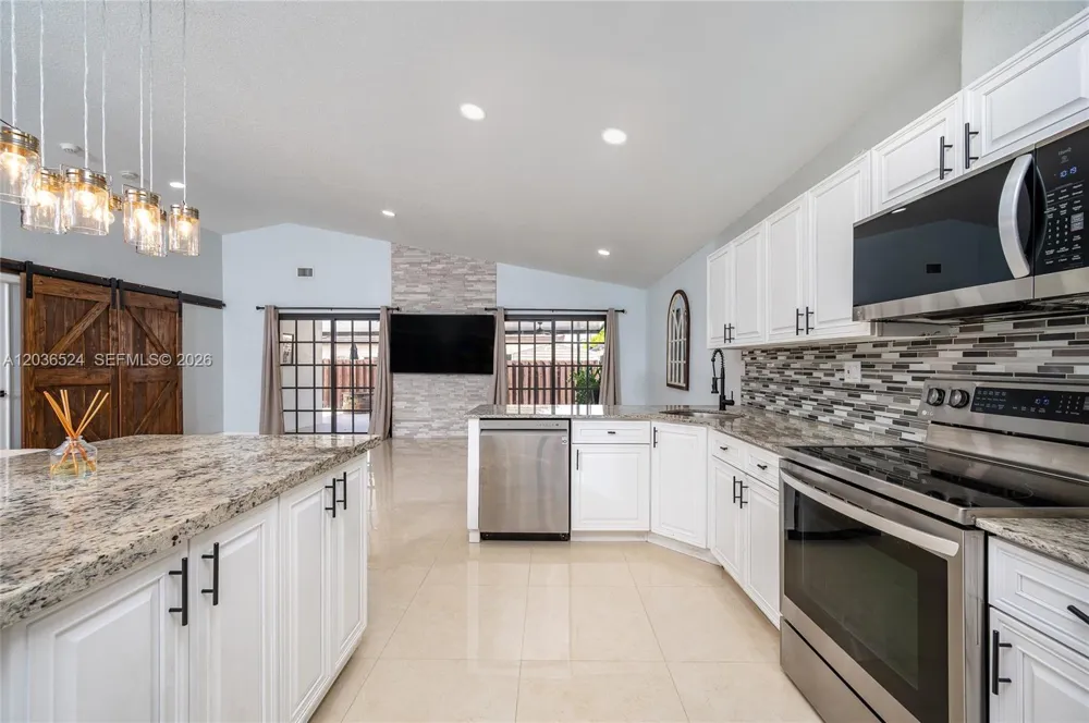 8724 NW 149th Ter Miami Lakes, FL 33018