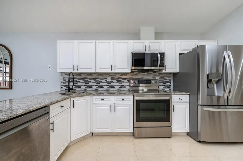 8724 NW 149th Ter Miami Lakes, FL 33018