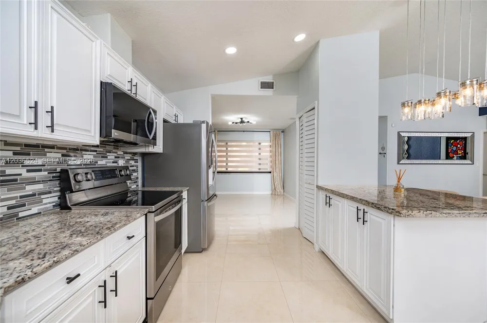 8724 NW 149th Ter Miami Lakes, FL 33018