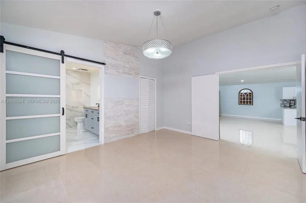 8724 NW 149th Ter Miami Lakes, FL 33018