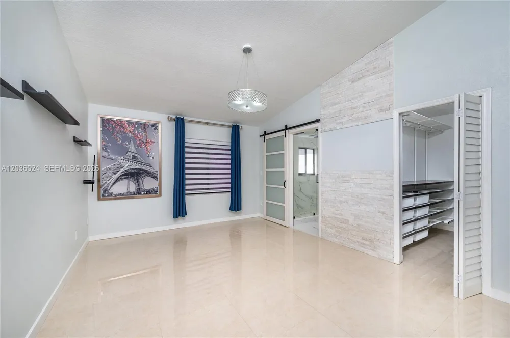 8724 NW 149th Ter Miami Lakes, FL 33018