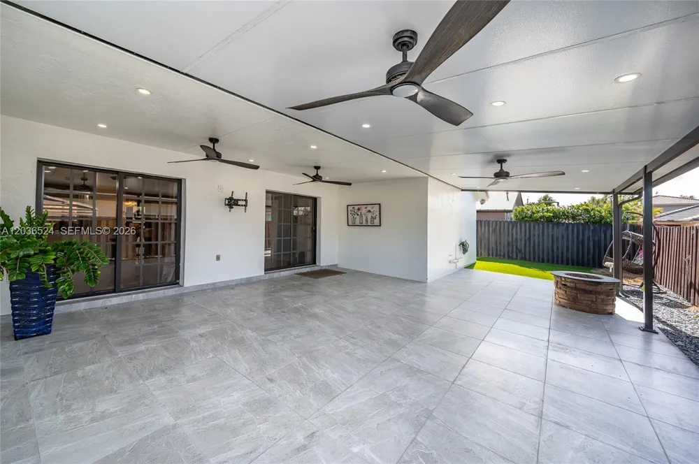 8724 NW 149th Ter Miami Lakes, FL 33018