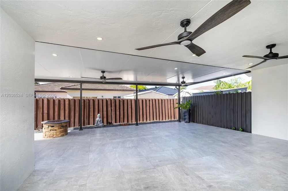 8724 NW 149th Ter Miami Lakes, FL 33018