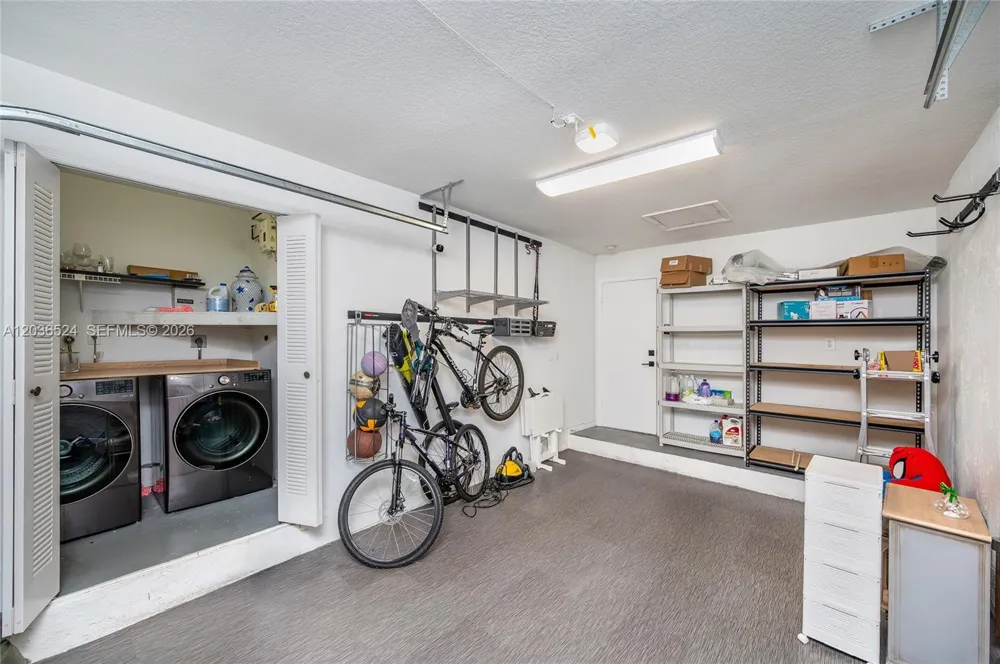 8724 NW 149th Ter Miami Lakes, FL 33018