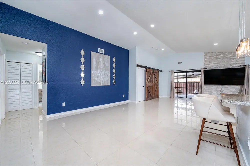 8724 NW 149th Ter Miami Lakes, FL 33018