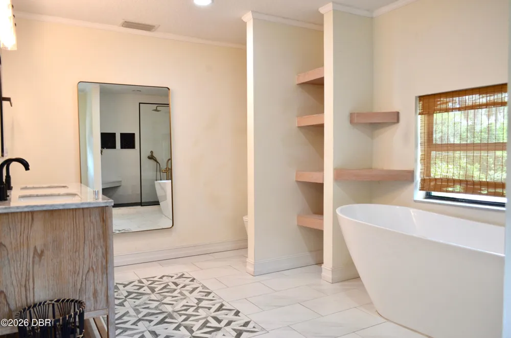 308 Salisbury Avenue Deland, FL 32720