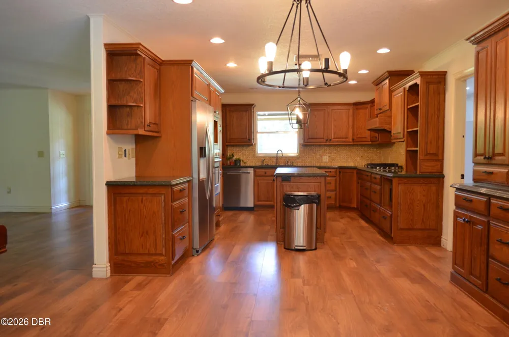 308 Salisbury Avenue Deland, FL 32720