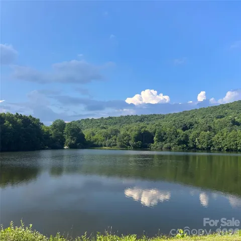 77 E Lake Dr East Lake Drive #18