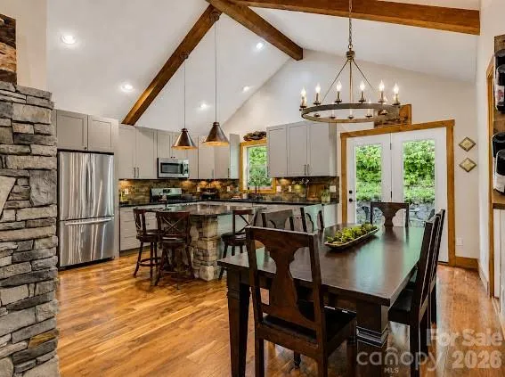 77 E Lake Dr East Lake Drive #18 Fairview, NC 28730
