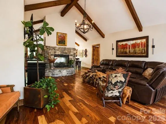 77 E Lake Dr East Lake Drive #18 Fairview, NC 28730