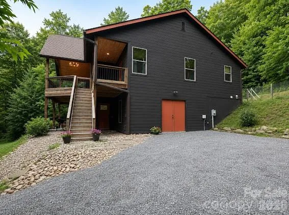 77 E Lake Dr East Lake Drive #18 Fairview, NC 28730