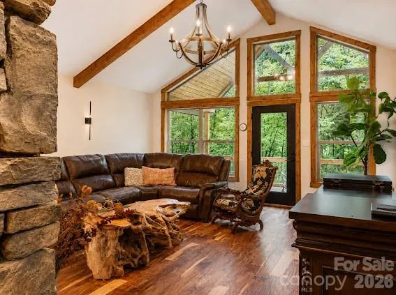 77 E Lake Dr East Lake Drive #18 Fairview, NC 28730