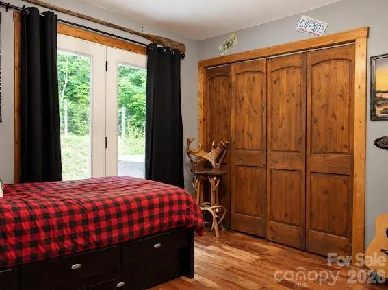 77 E Lake Dr East Lake Drive #18 Fairview, NC 28730