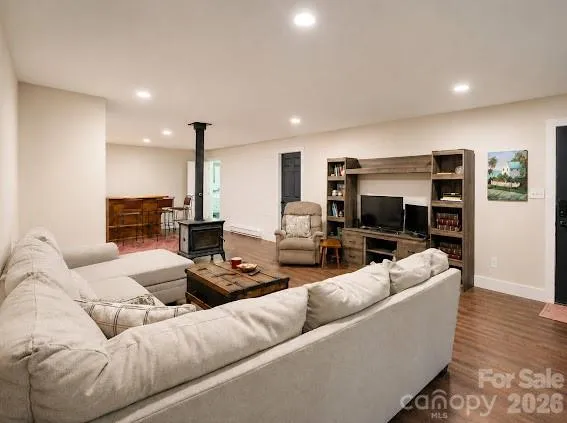77 E Lake Dr East Lake Drive #18 Fairview, NC 28730