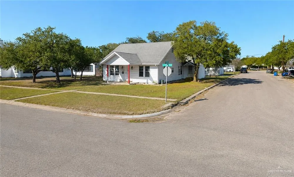 719 E Market Street Sinton, TX 78387