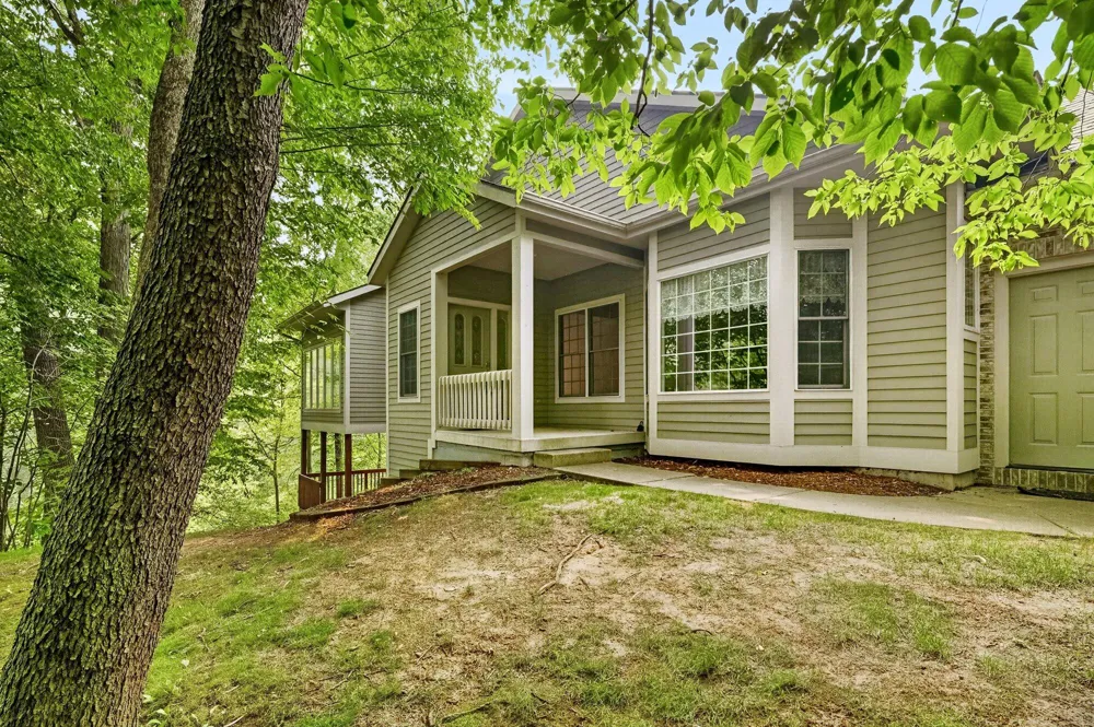 1718 Big Timber Court NE Grand Rapids, MI 49505
