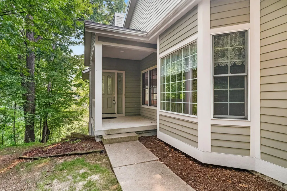 1718 Big Timber Court NE Grand Rapids, MI 49505