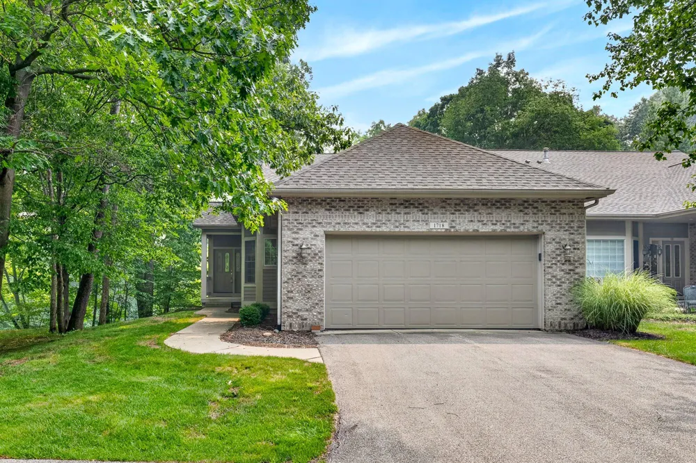 1718 Big Timber Court NE Grand Rapids, MI 49505