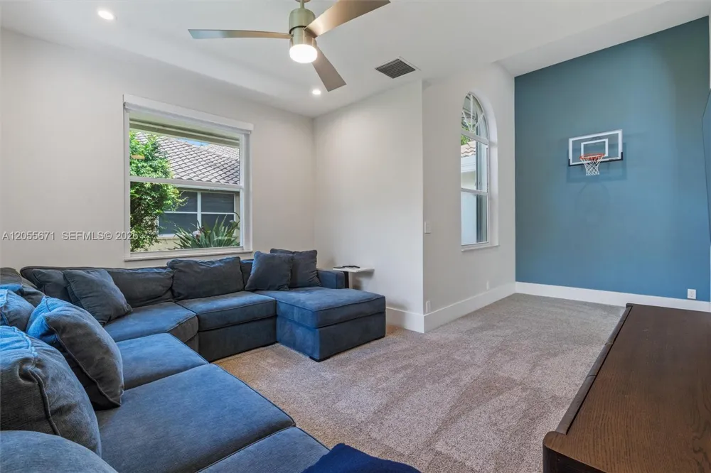2499 Princeton Ct Weston, FL 33327