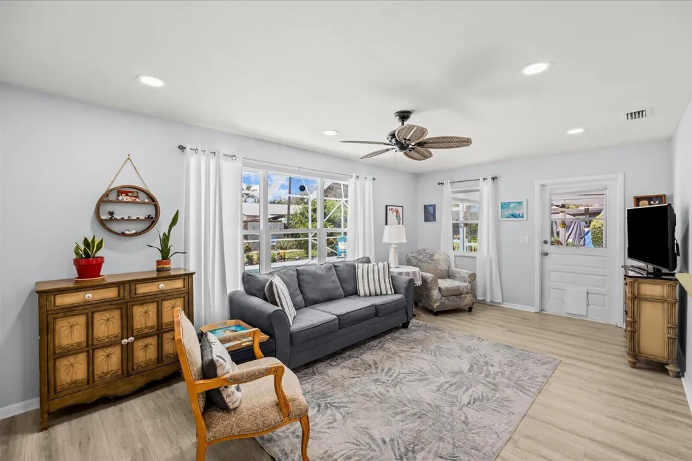 215 19th Avenue Vero Beach, FL 32962