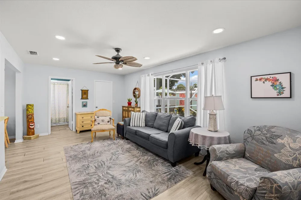 215 19th Avenue Vero Beach, FL 32962