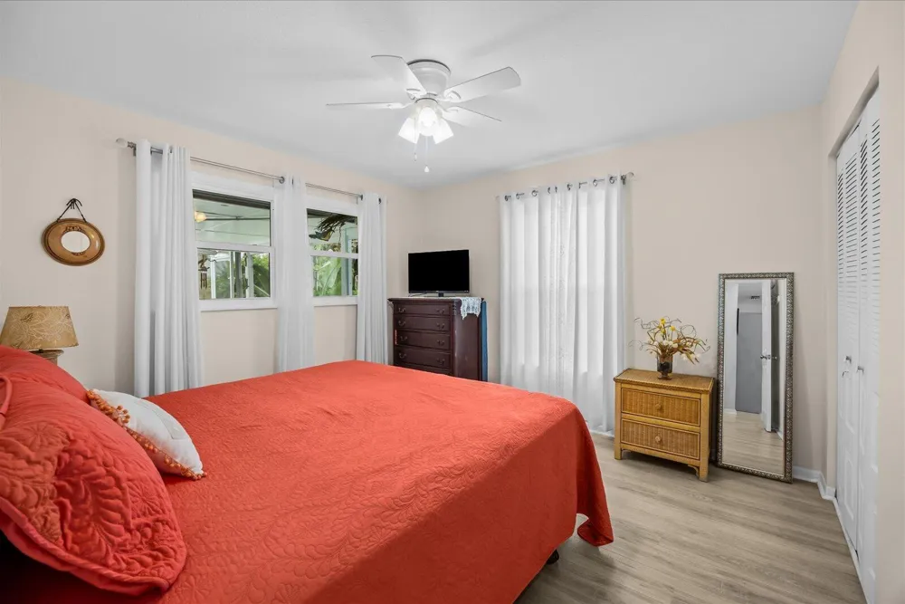 215 19th Avenue Vero Beach, FL 32962