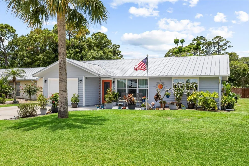 215 19th Avenue Vero Beach, FL 32962