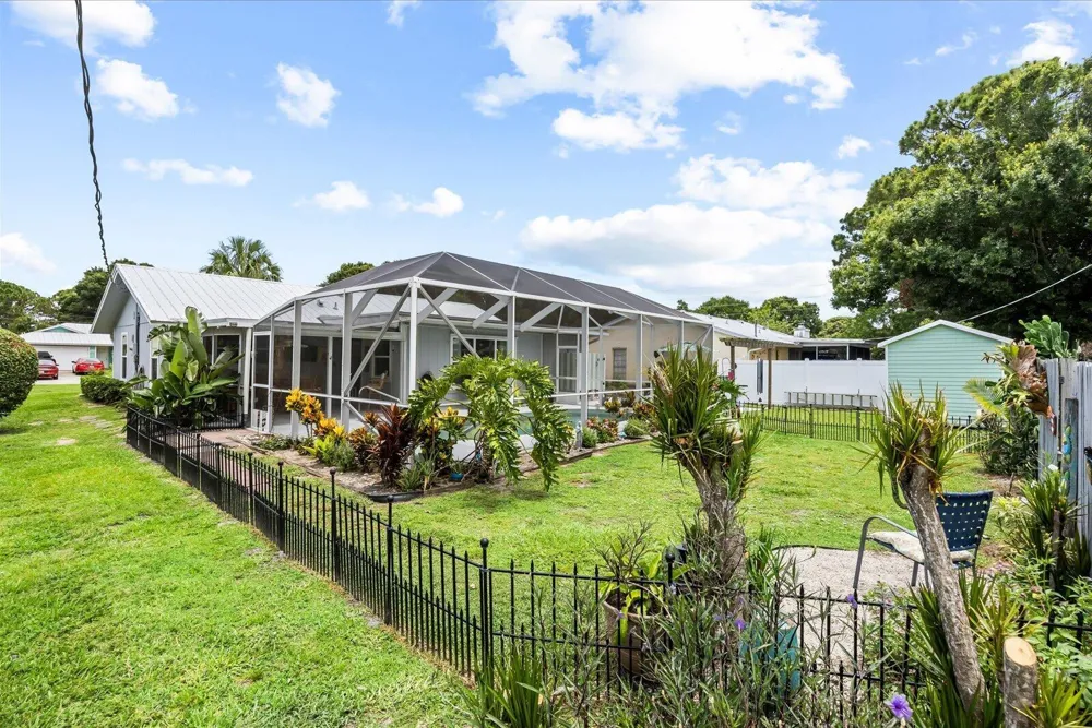 215 19th Avenue Vero Beach, FL 32962
