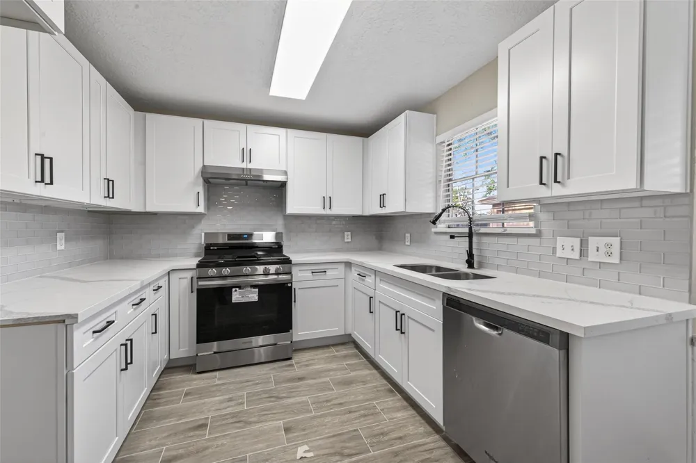 6038 Greenmont Drive Houston, TX 77092