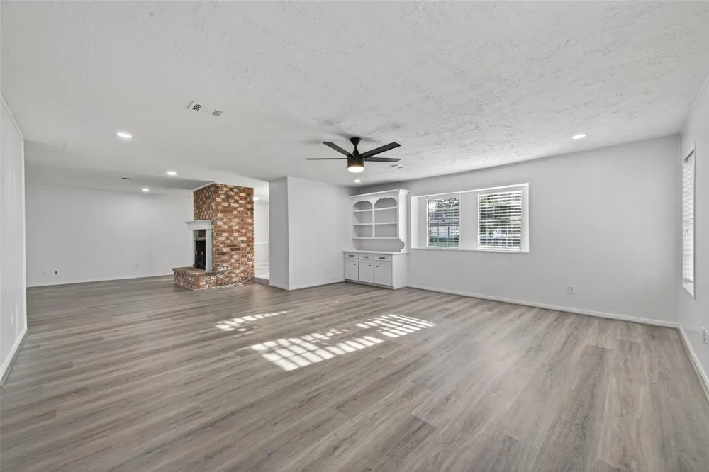 6038 Greenmont Drive Houston, TX 77092