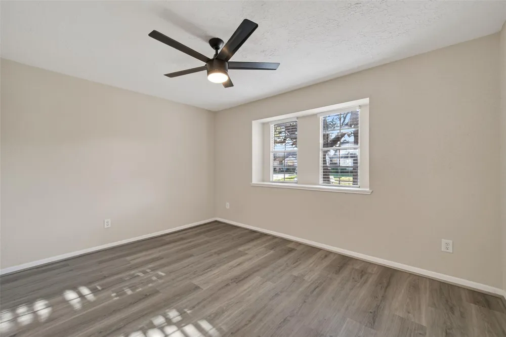 6038 Greenmont Drive Houston, TX 77092