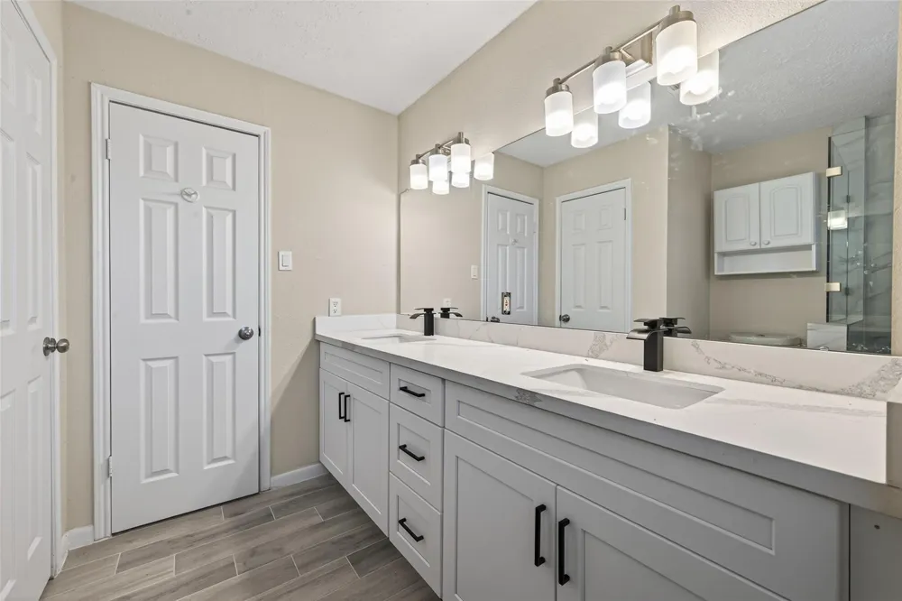 6038 Greenmont Drive Houston, TX 77092
