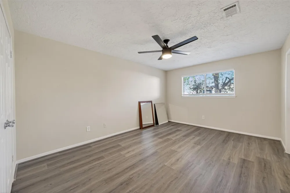 6038 Greenmont Drive Houston, TX 77092