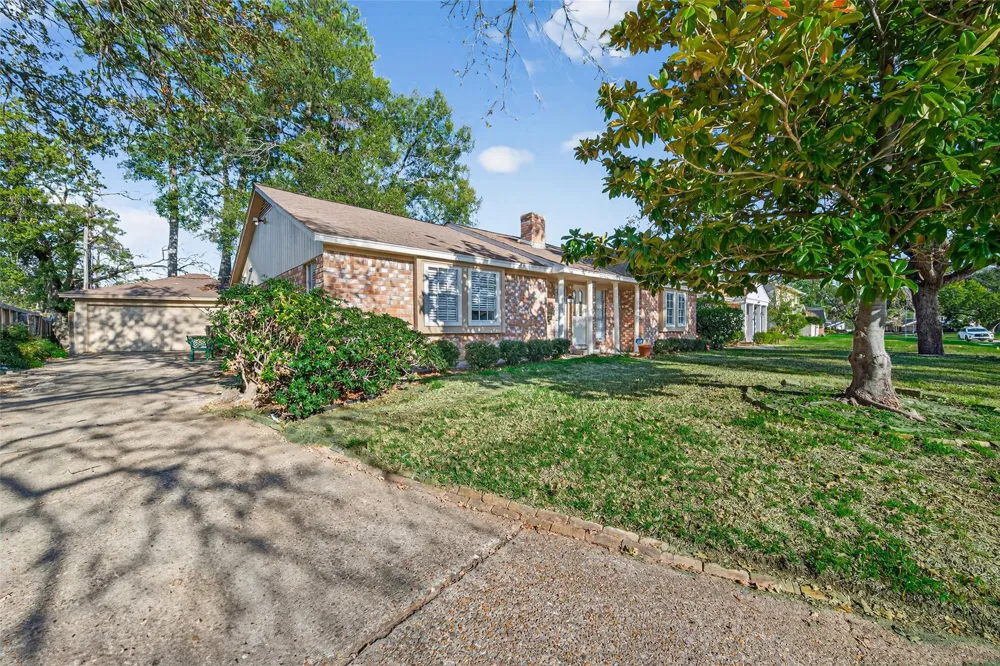 6038 Greenmont Drive Houston, TX 77092