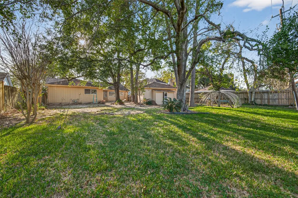 6038 Greenmont Drive Houston, TX 77092