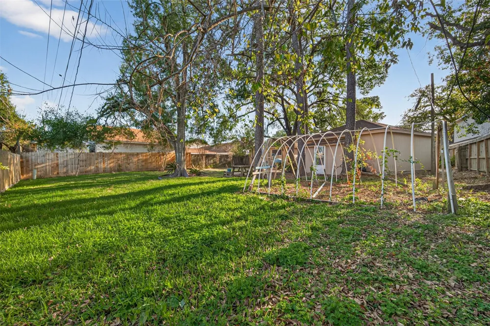 6038 Greenmont Drive Houston, TX 77092
