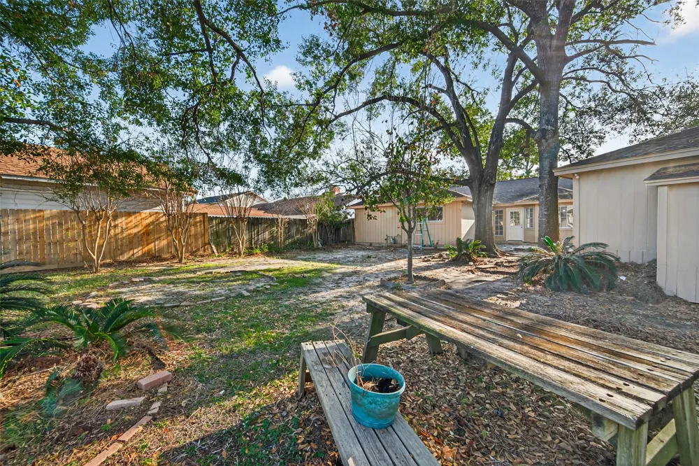 6038 Greenmont Drive Houston, TX 77092